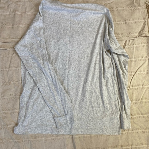PINK Victoria's Secret Heather Gray Tee - Picture 4 of 4